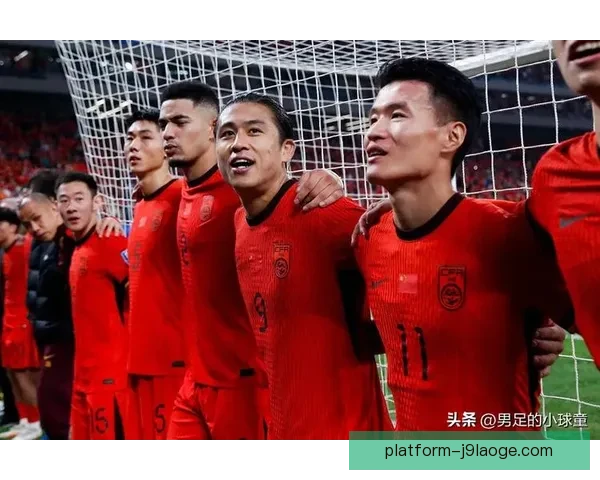 中国男足海口训练营启动体能强化周 主帅强调提升反击速度为关键 中国男足海口训练营启动体能强化周 主帅强调提升反击速度为关键